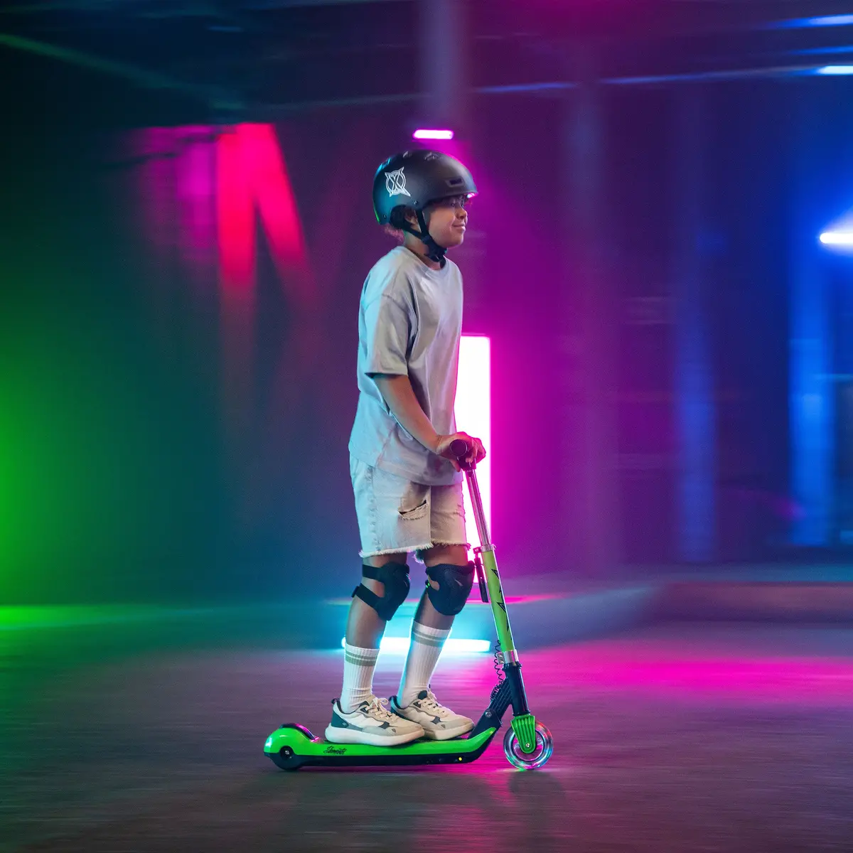 Elements Electric Scooter - Green 2